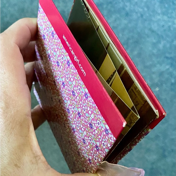 4 American Girl Books-VG: Kirsten,McKenna,Kit, Isabelle & Bonus Kit accordion bk - Picture 4 of 4